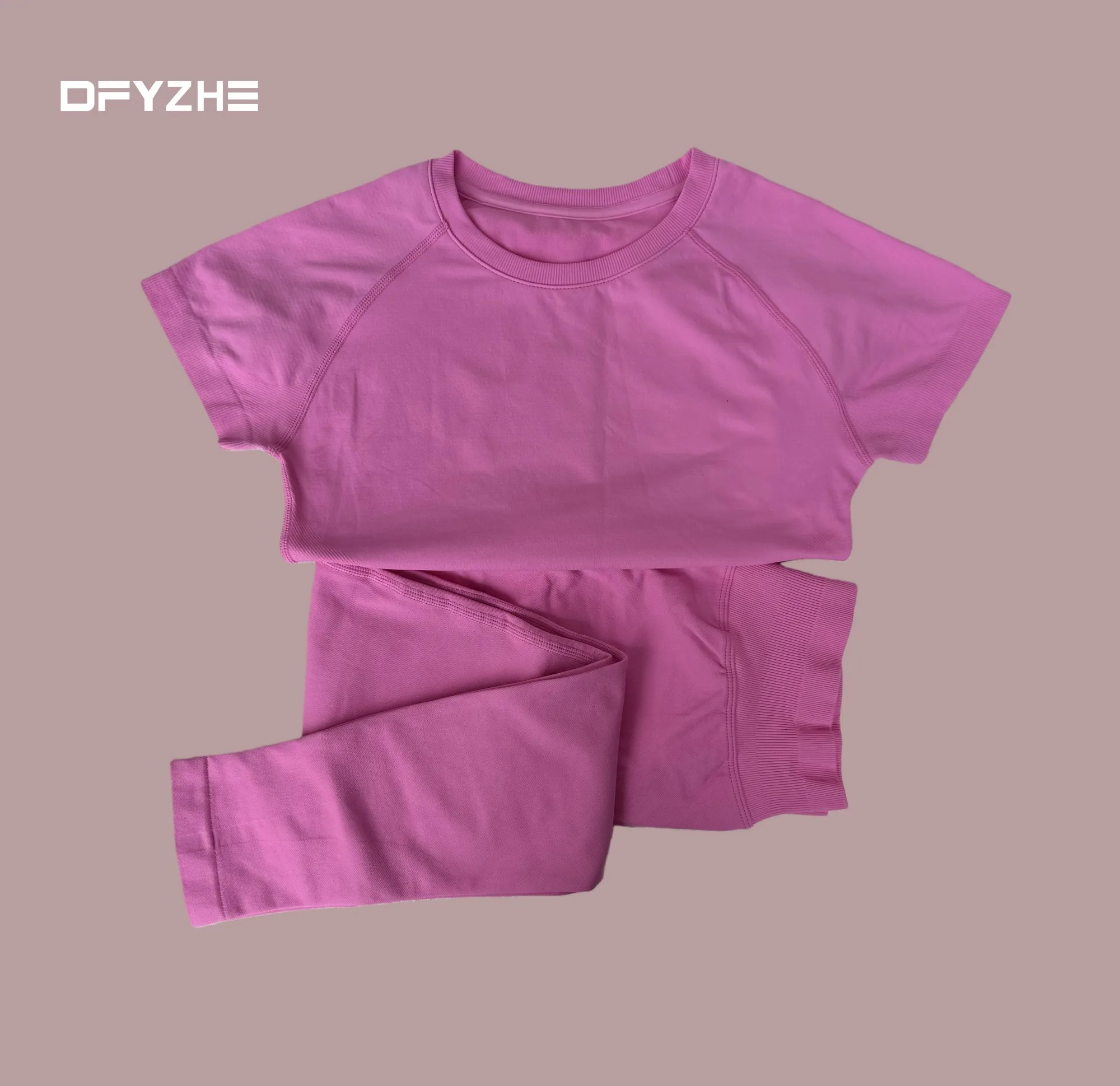 DFYZHE damesbroekenset met korte mouwen en ronde hals, yoga-legging, fitness-sportkleding, tweedelige set, fietsen en hardlopen - afbeelding 1