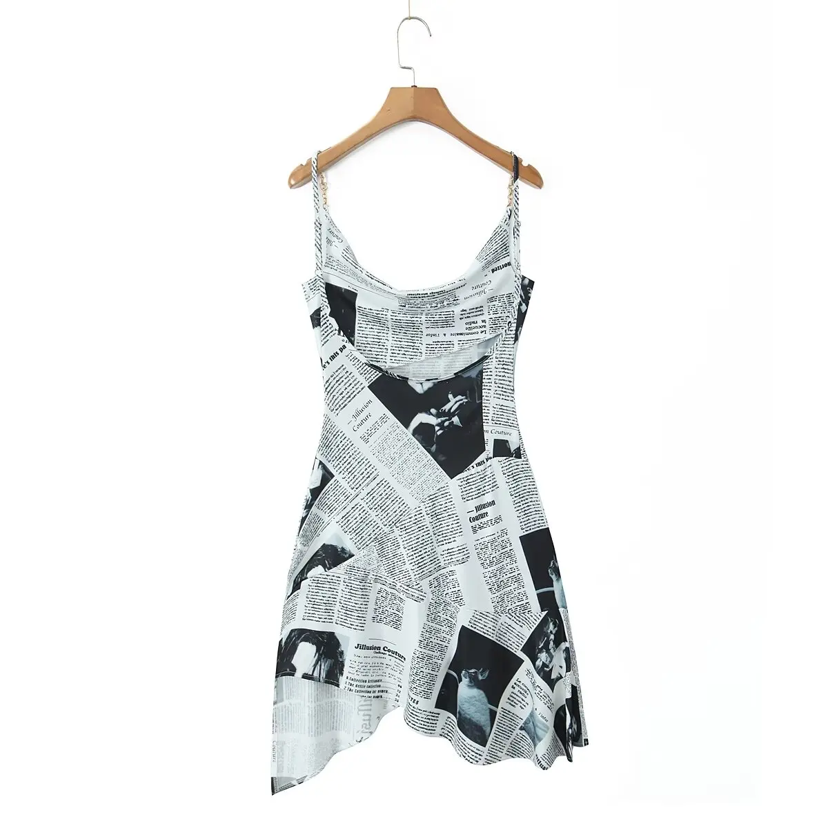 YENKYE Neues Damenkleid mit Zeitungsdruck, unregelmäßigem Saum, modisches rückenfreies Kleid mit dünnen Trägern und Kette, sexy Sommerkleid – Detail 9