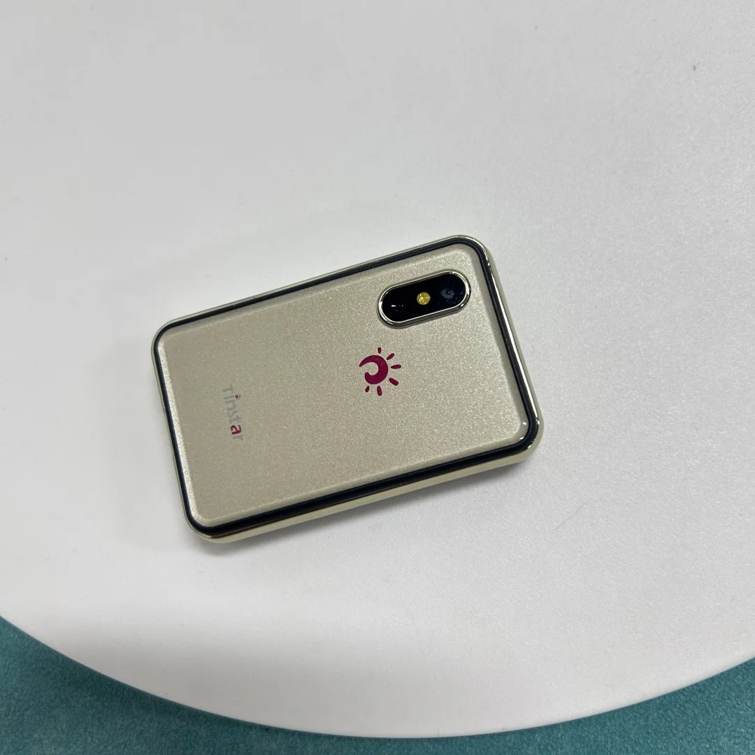8XR Super Mini Smartphone 1.77inches Touch Display 2G GSM Mobile Phone Wireless Dialer Small Phone SMS Multimedia CellPhone