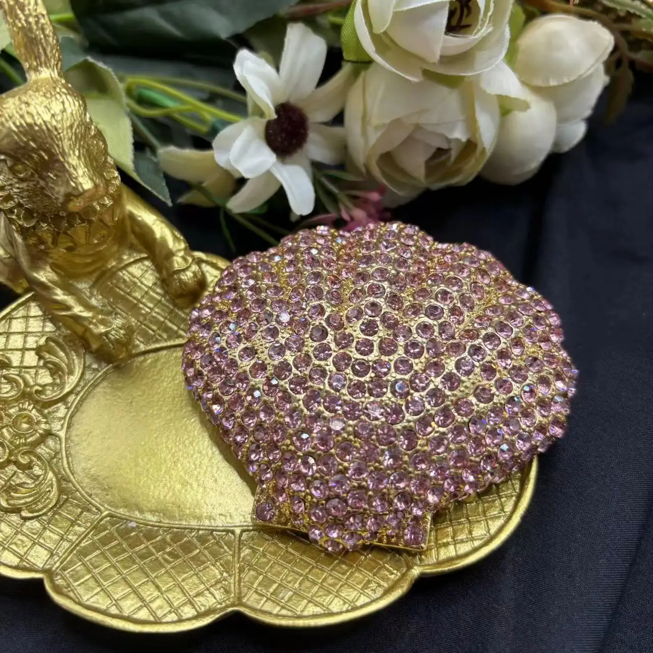 

Qingdao Light Роскошная высококачественная универсальная брошь с бриллиантовой ракушкой, удерживающая цвет