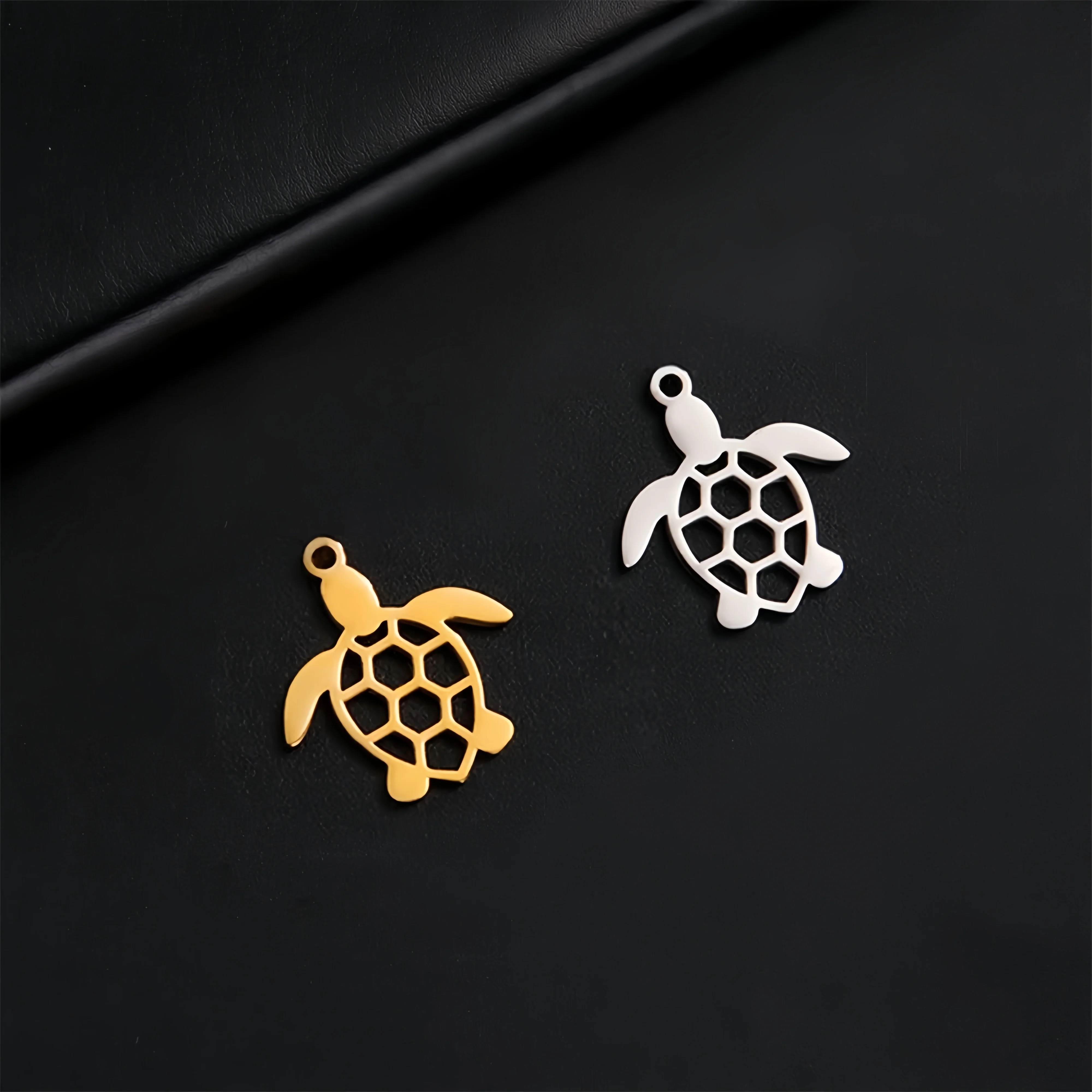 EUEAVAN 5pcs Ocean Animal Turtle Starfish Dolphin Fish Tail Stainless Steel Charms Pendant for Necklace Jewelry Making Supplies