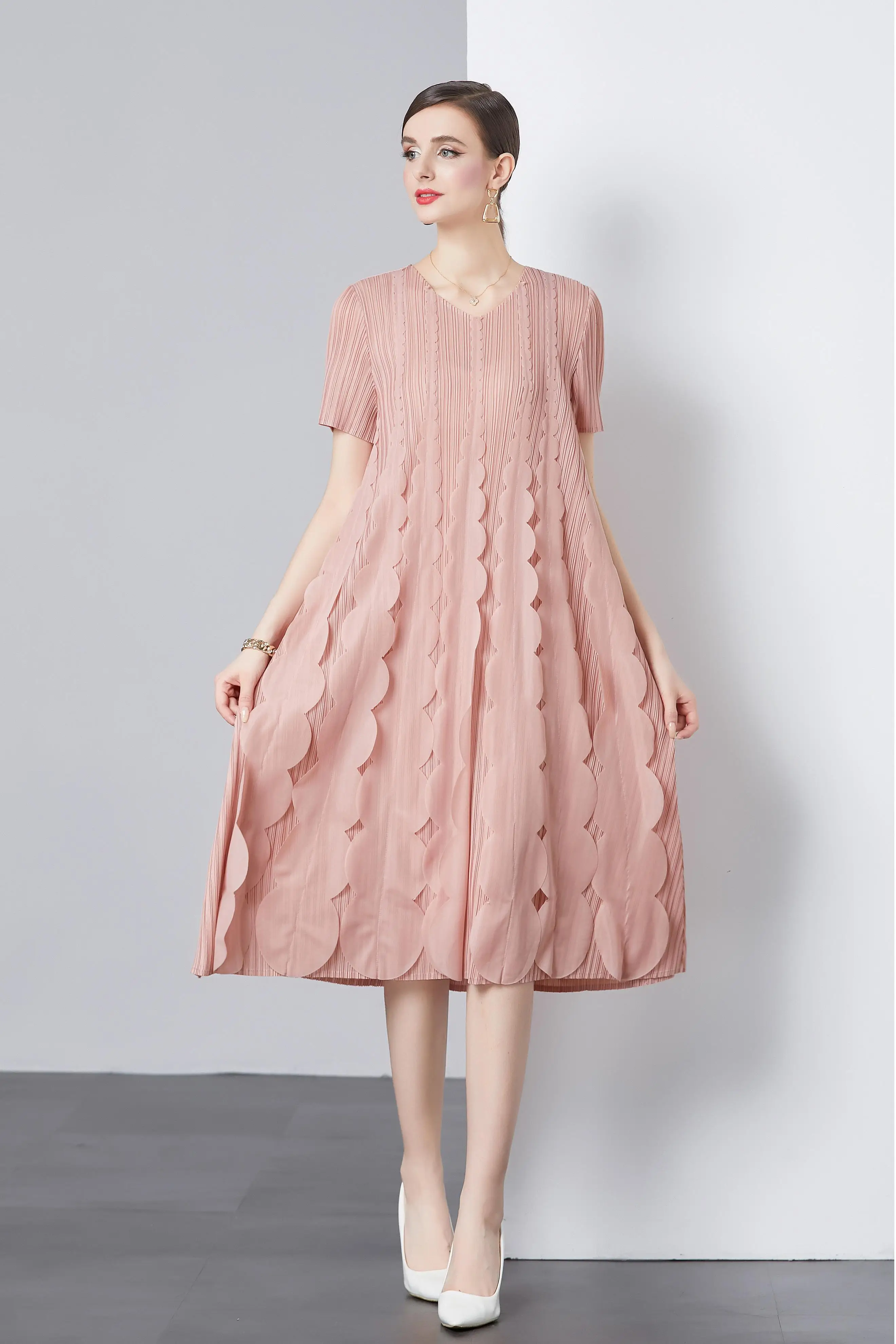 Miyake Elegant Temperament Dress 2024 Short Sleeved Summer Design Three-dimensional Decorative Patch Pleats Slimming Long Skirt