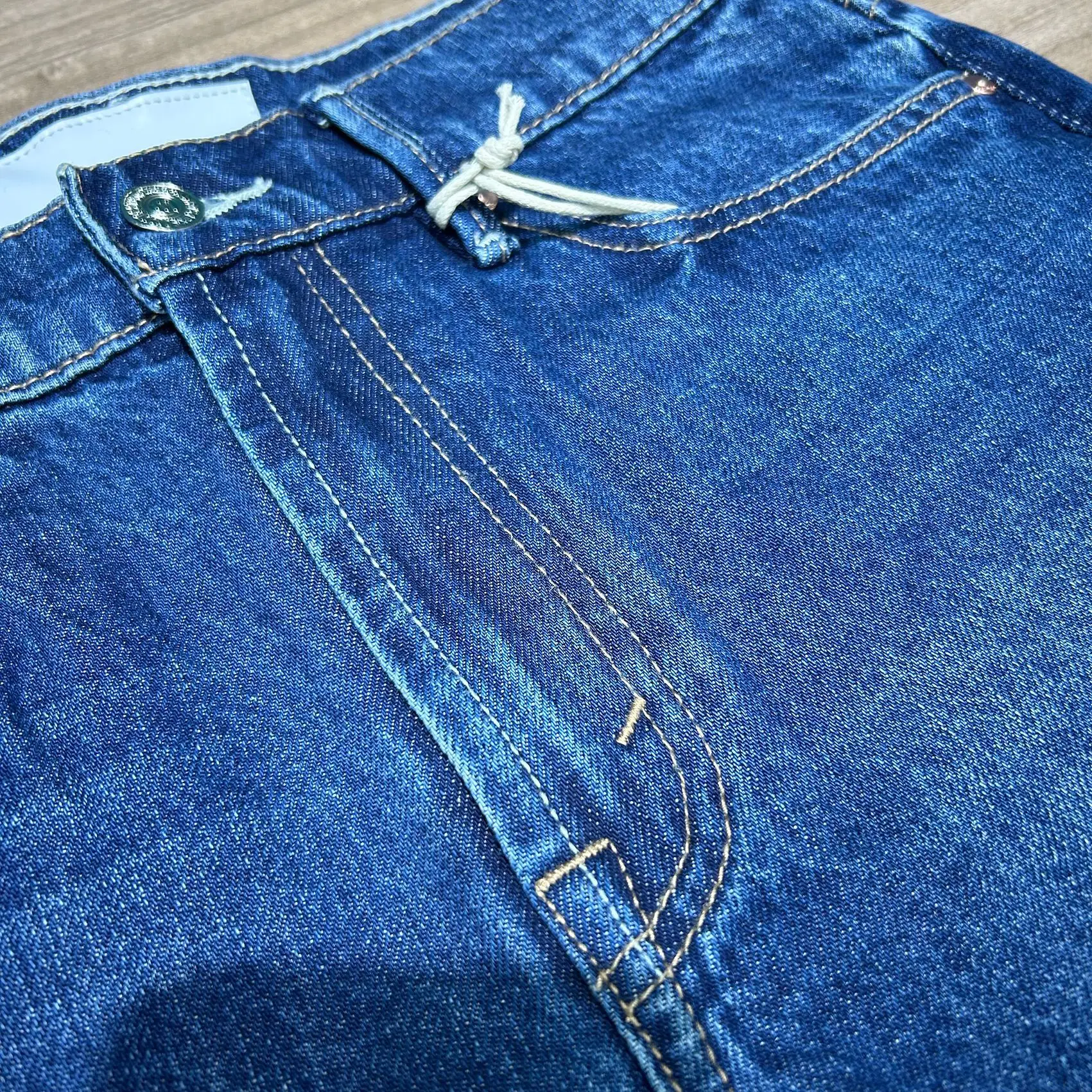 2024 Frühling/Sommer neue Jeans shorts mit hoher Taille und blauer Bart kante für Frauen