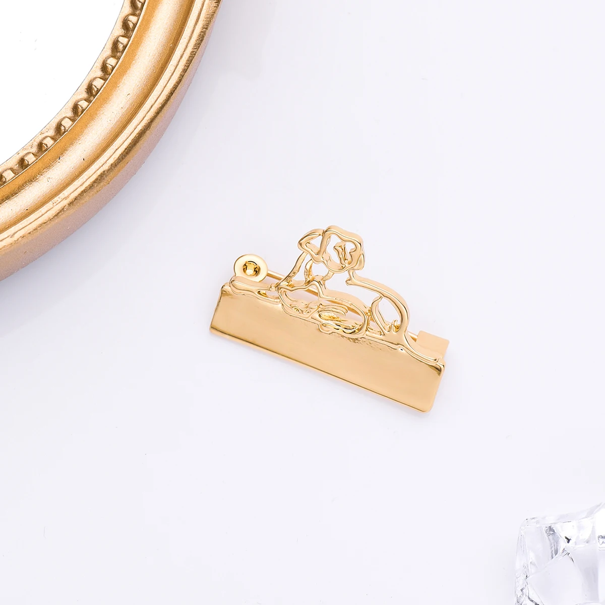 Harong Veterinarian Brooch Hollow Cat Dog Name Veterinary Medicine Lapel Lanyard Bag Badge VET Pins 1 Dollar Items Free Shipping