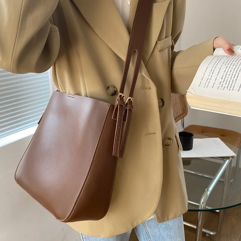 

Women Simple Totes 2022 New Fashion Premium All-Match Crossbody Shoulder Bags Solid Color Soft PU Leather Female Handbag