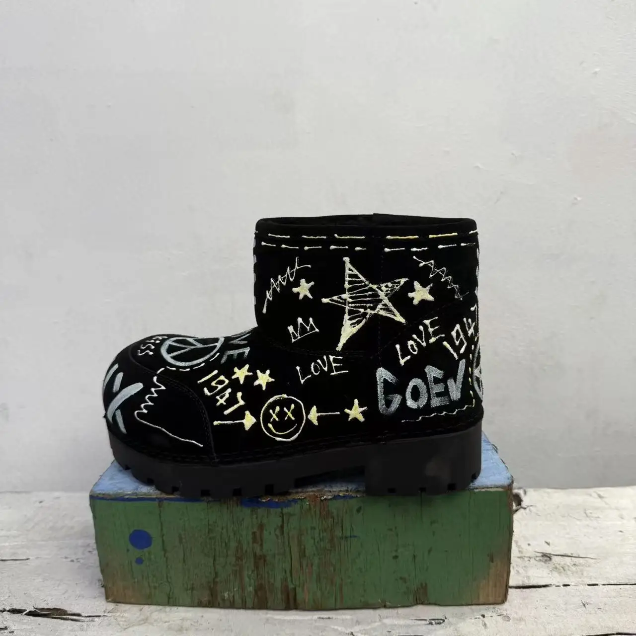 リアルピクチャー女性用高品質手作りグラフィティチャンキーソールブガン冬用スノーウール暖かいブーツ