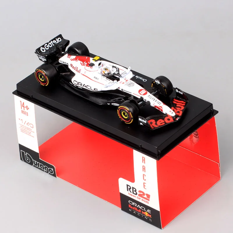 

Bburago 1/43 Масштабная модель 2025 Red Bull Racing RB21 # Модель гоночного автомобиля GP 22 Юки Цунода, литая под давлением, с шлемом, в акриловой коробке, белая