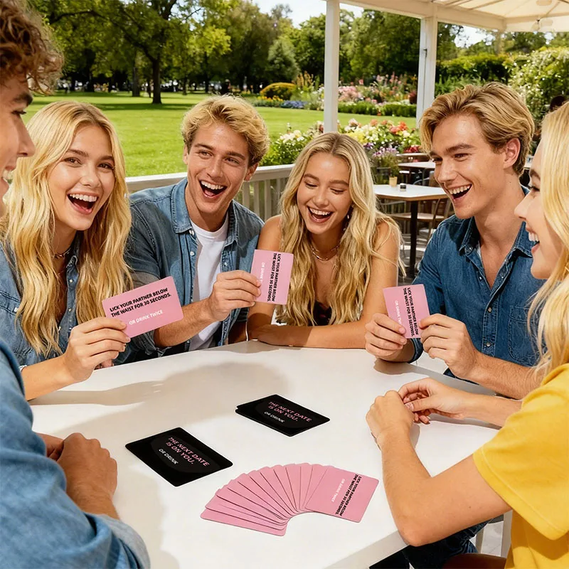 เกมไพ่คู่รักเมาๆ ของขวัญวันวาเลนไทน์ อุปกรณ์ประกอบฉากสำหรับวันหยุด ชุดไพ่ 50 ใบ อุปกรณ์ประกอบฉากสำหรับงานปาร์ตี้ อุปกรณ์เสริมเกมไพ่