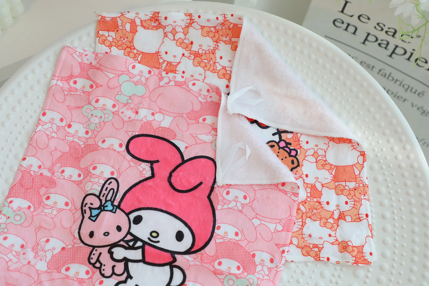 MINISO Disney serie multi-testa piccolo asciugamano quadrato asciugamano da cucina bagno pulire le mani e trasportare piccoli asciugamani fuori