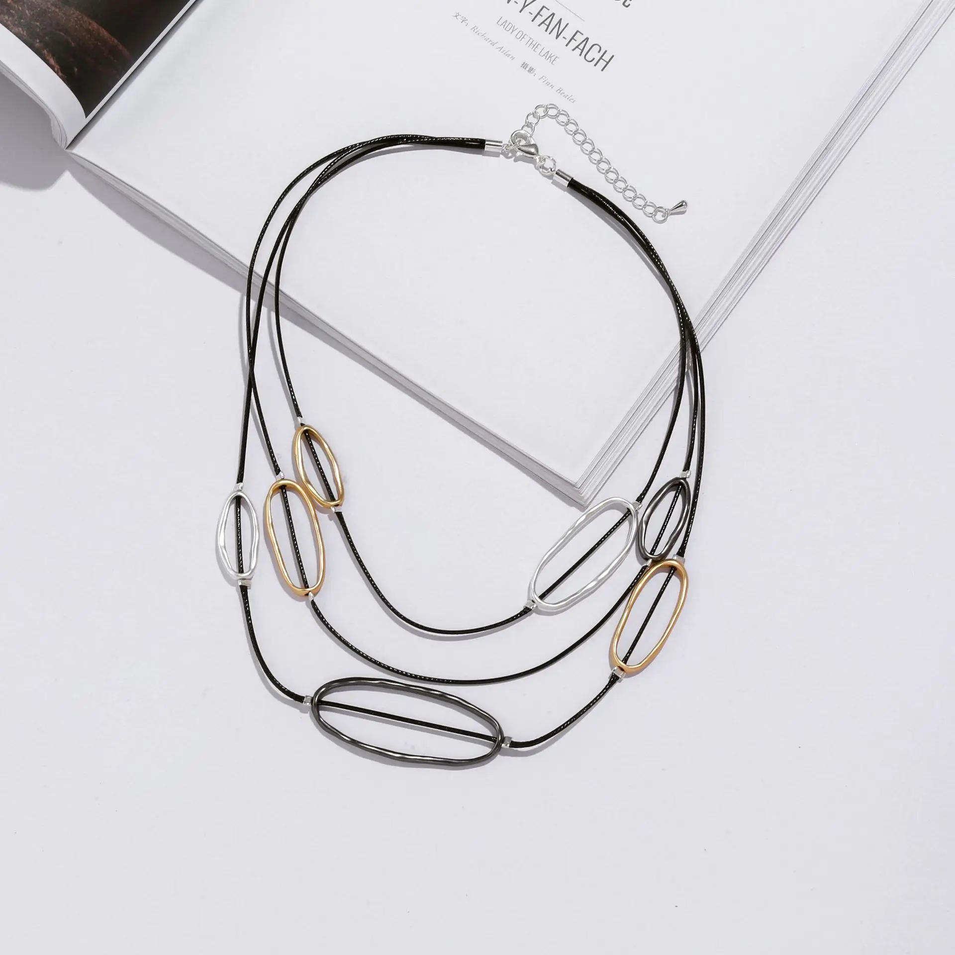 foreign trade Europe, America and Korea version alloy multi-layer wax rope women's mixed color per
