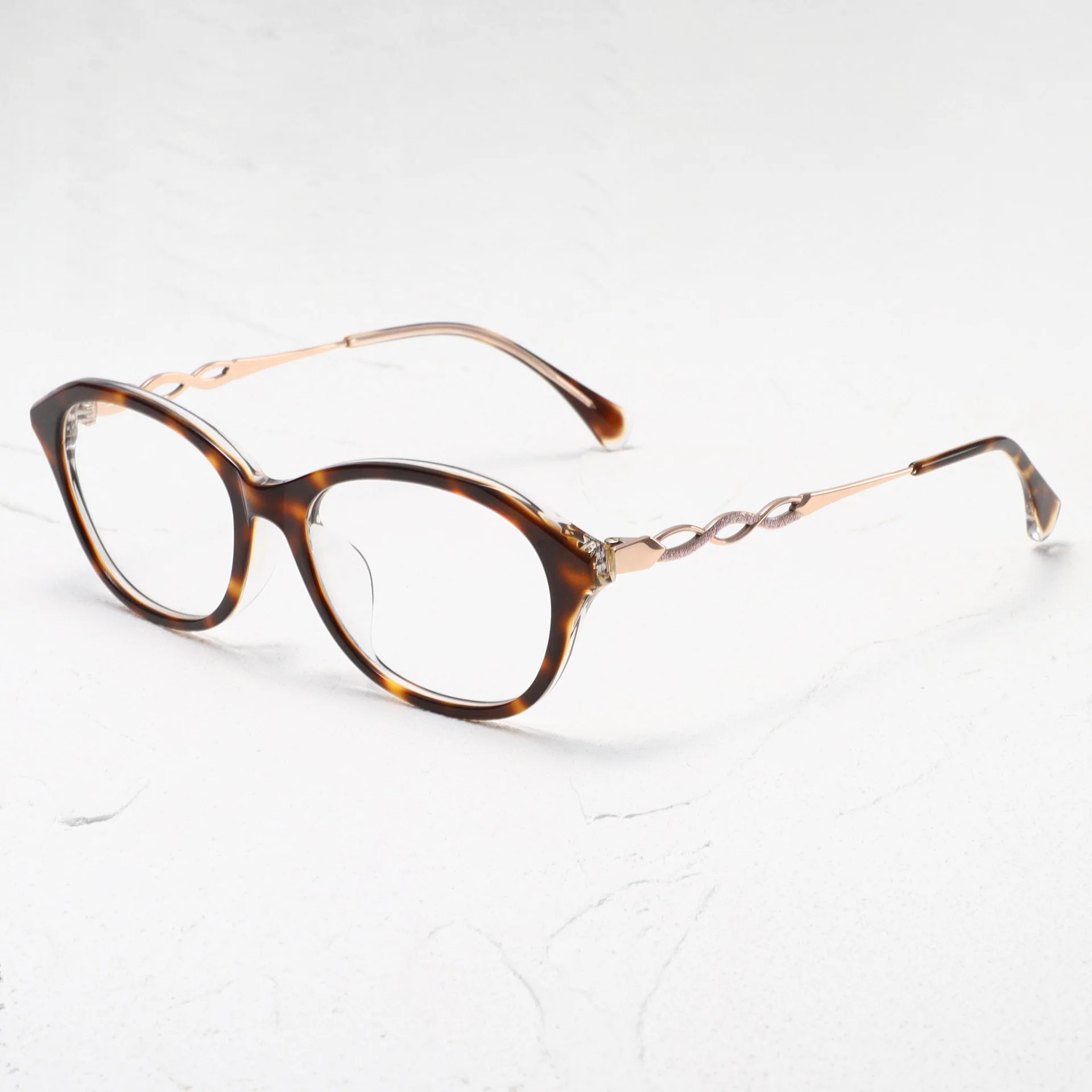 

2025 Two-Tone Cat Eye Pure Titanium Temple Reading Glasses for Women with Fashionable Oval Frames and Anti-Blue Light Protection