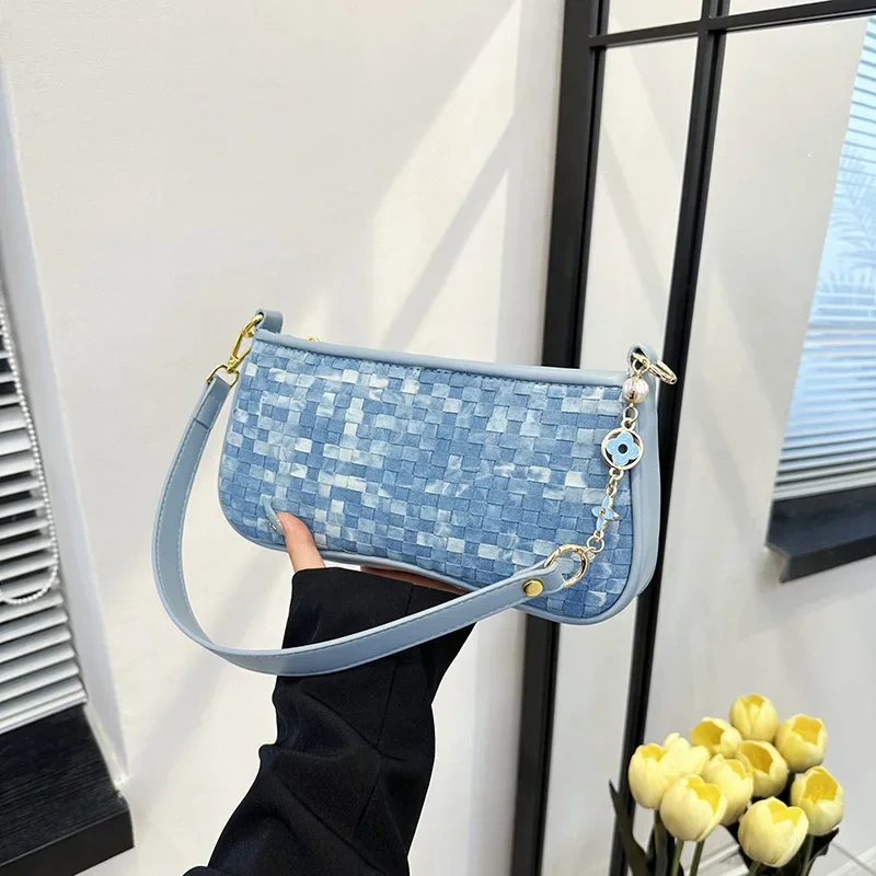 

2025 Trendy Women's Small Square Crossbody - Contrast Color Woven Bag, Stylish & Versatile