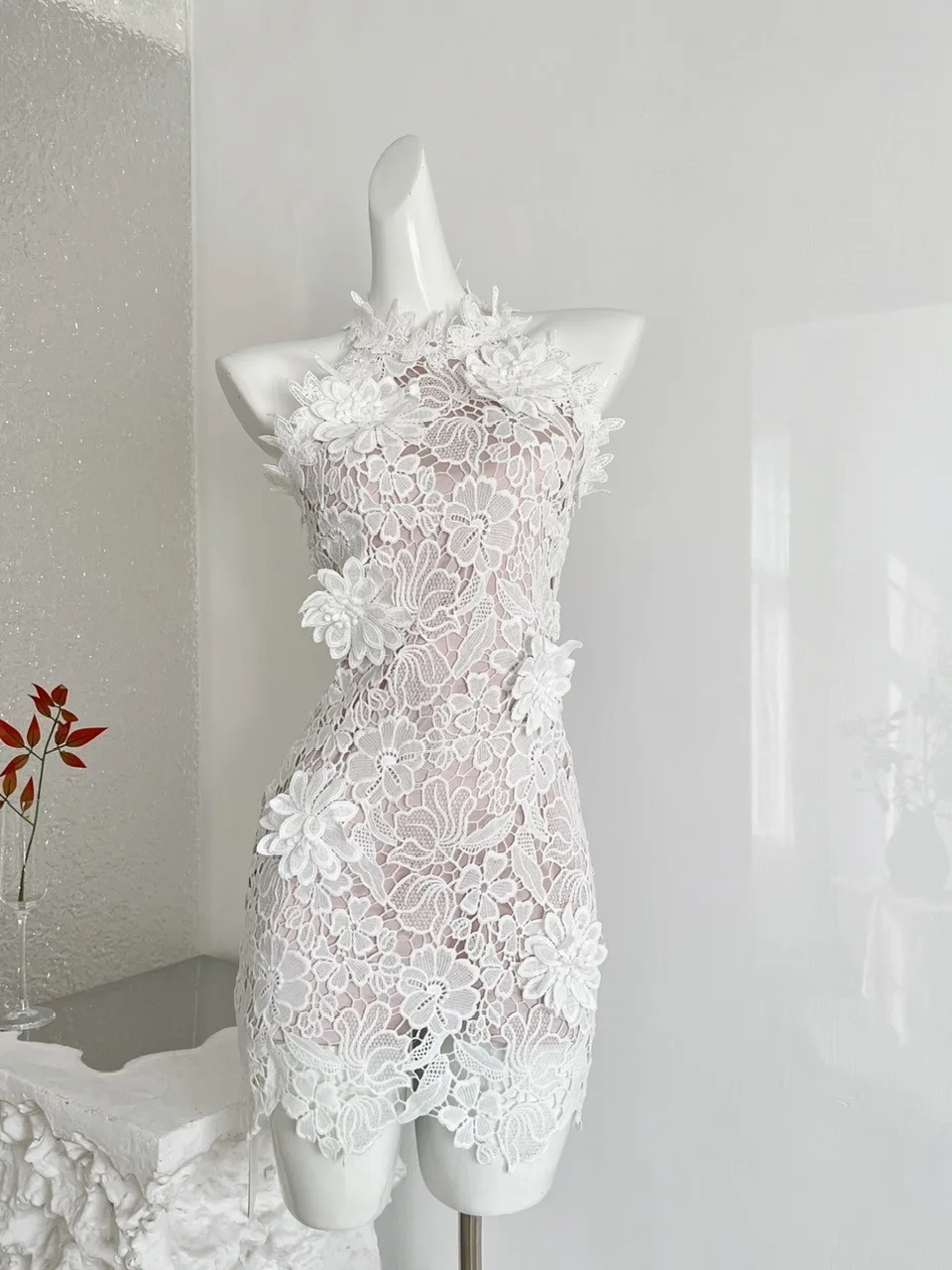 

Женская короткая юбка из полиэстера с асимметричным вырезом на плече, кружевными вставками и эффектом утяжки талии, для повседневной носки