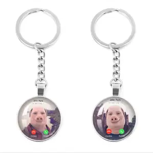 John Pork Menelepon Menjawab Panggilan Telepon Humor Pecinta Babi Lucu Meme Grafis Liontin Kubah Kaca Gantungan Kunci Cabochon Hadiah Perhiasan 8 babi gantungan kunci penjualan terbaik - №