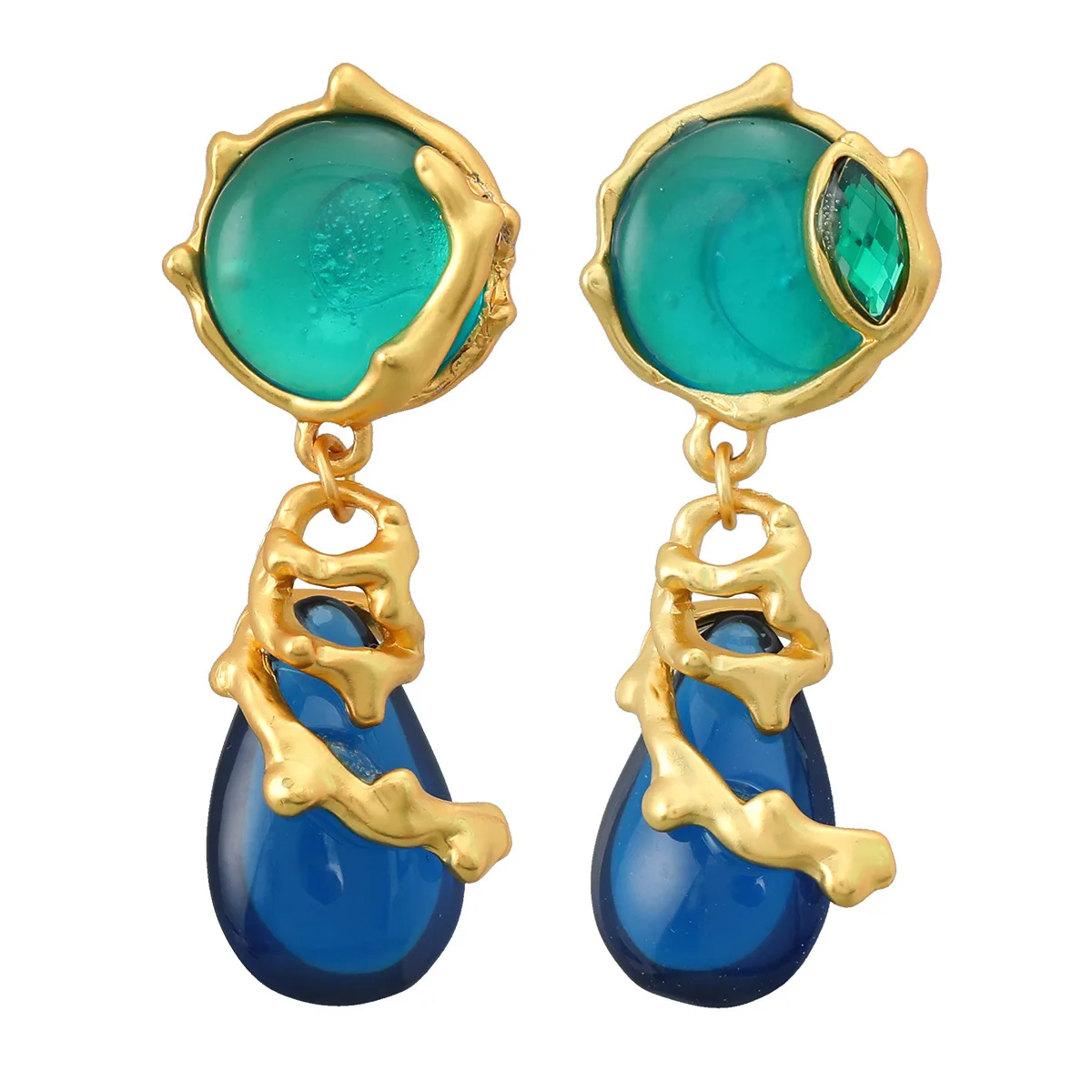 European and American exaggerated droplet shape palace style antique earrings for women