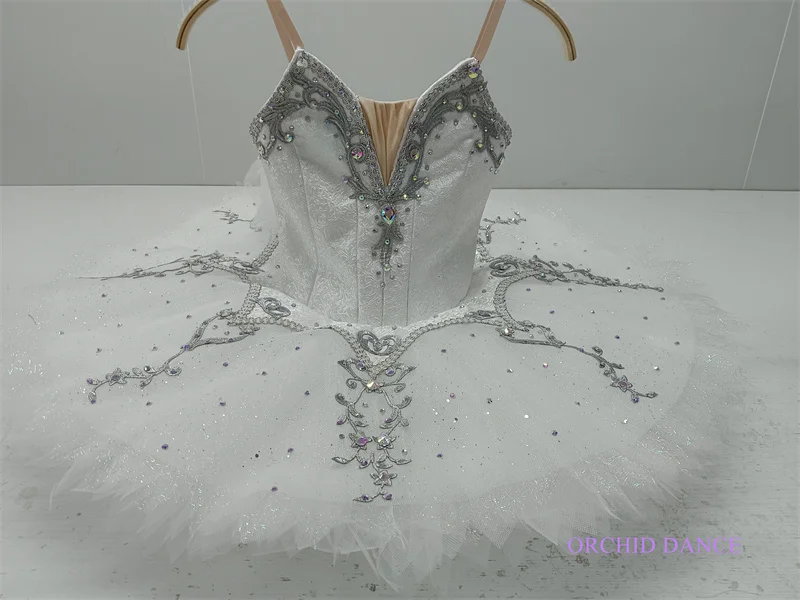 Le prestazioni per adulti delle donne delle ragazze dei bambini di taglia personalizzata di alta qualità indossano i costumi di Tutu di balletto bianco professionale