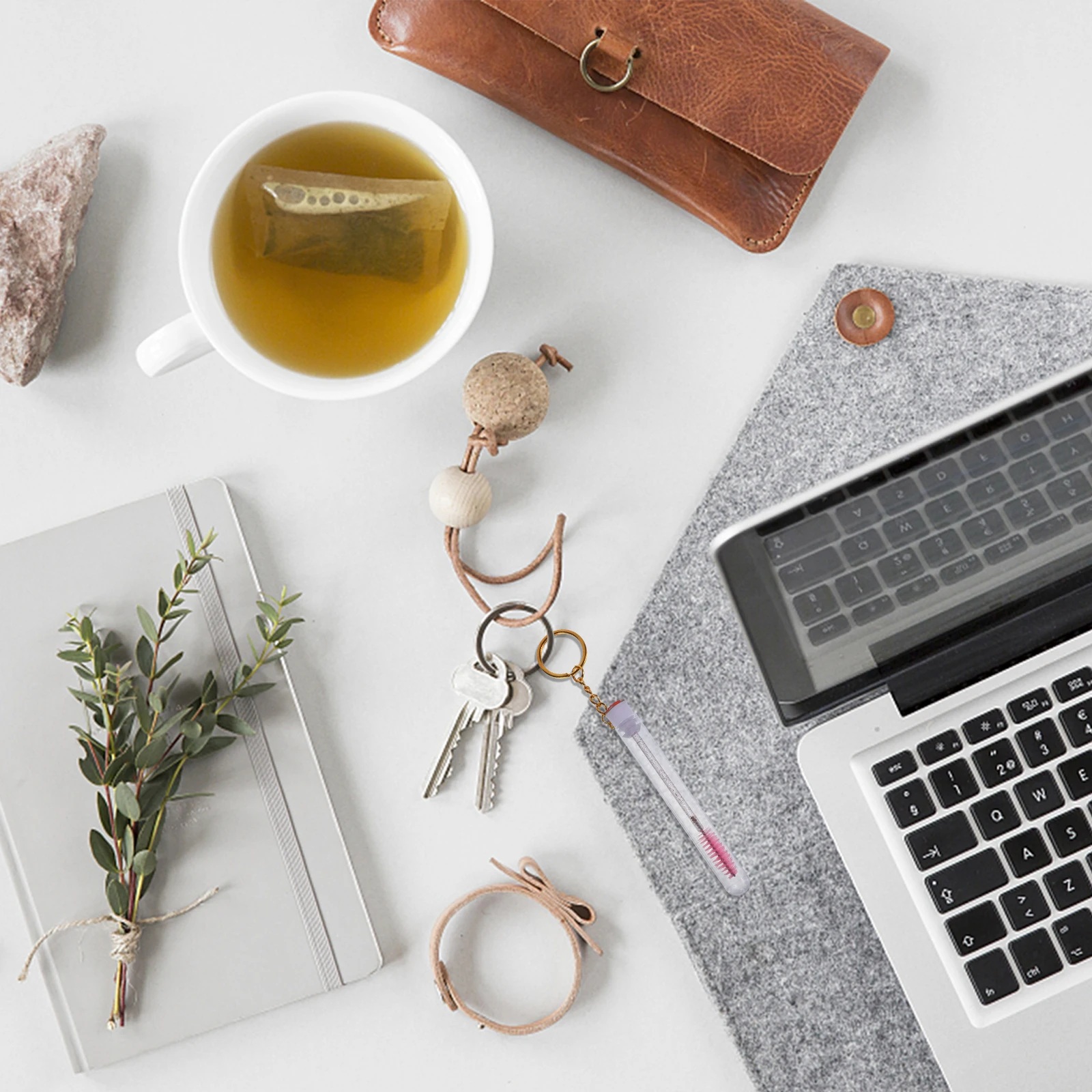 Escova de cílios com tubo de chaveiro, aplicador de cílios com acabamento brilhante para mulheres, acessório de maquiagem compacto para viagem com 10 peças