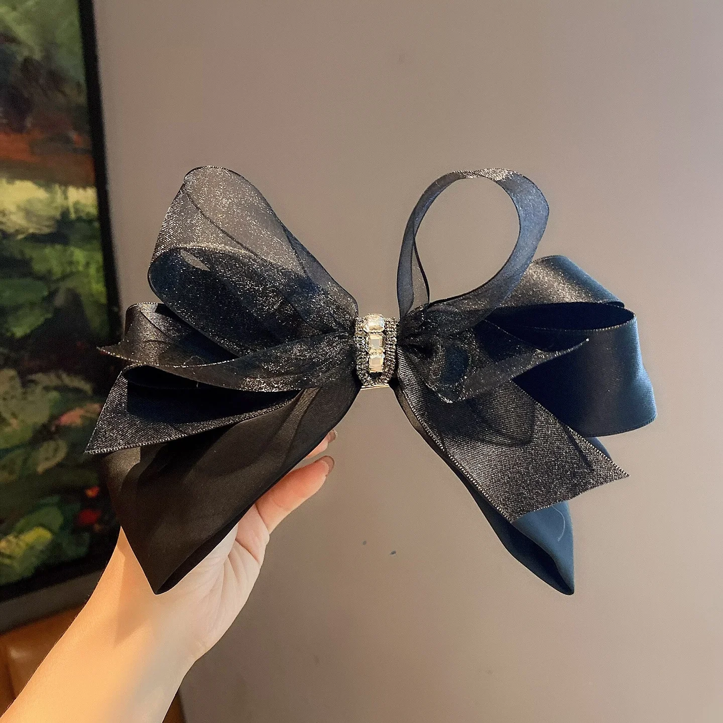 presilha-de-cabelo-feminina-ele-bla-de-cetim-e-organza-com-no-acessorio-de-cabelo-pesado-e-embelezado-presilha-lateral-para-coque-elegante