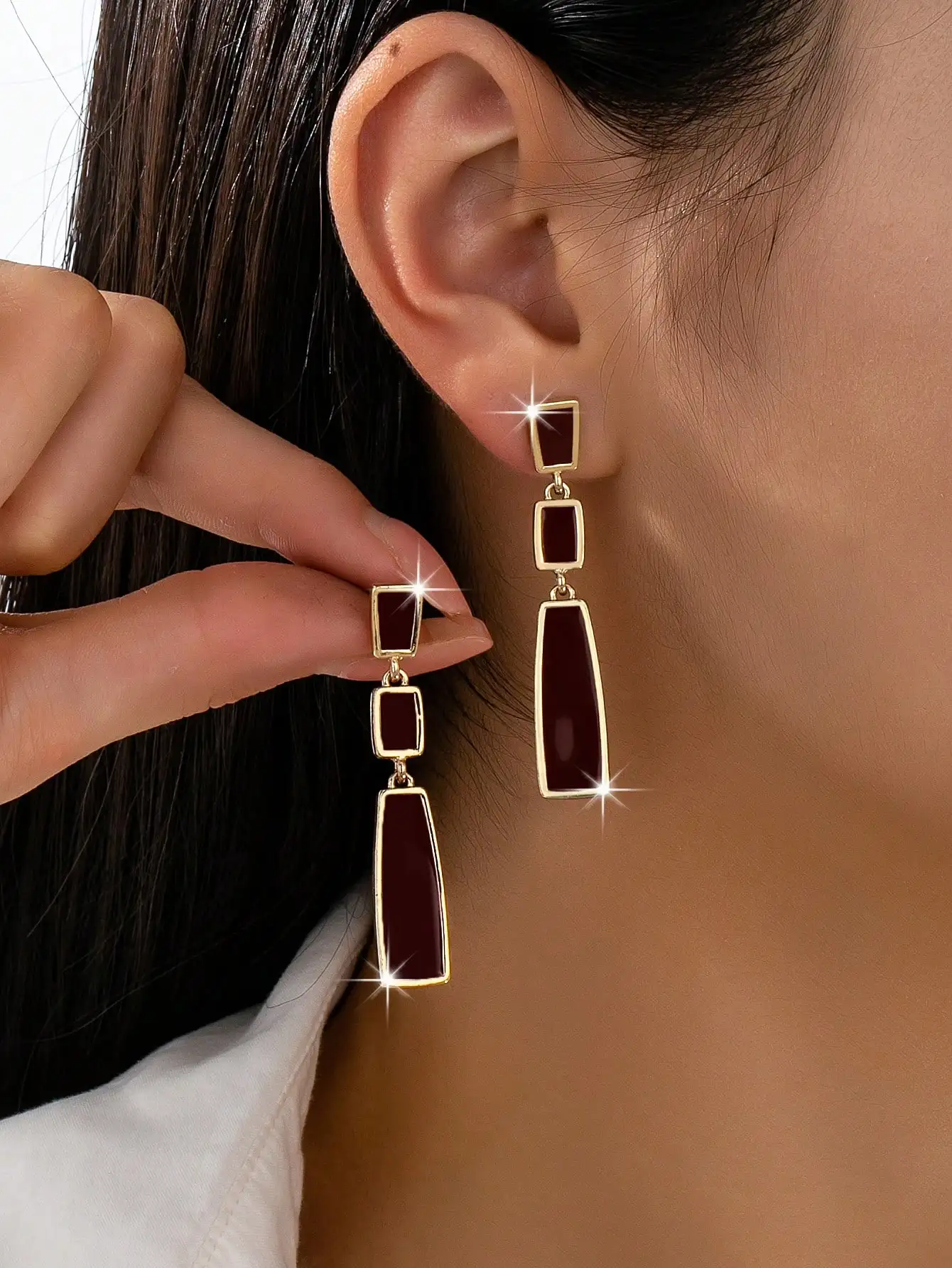 A Pair of Light Luxury, Fashionable, Casual, Sexy, and Versatile Women's Earrings