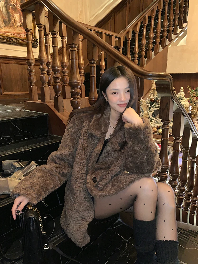 

Женское пальто Aassss Thiened Lamb Fur Jaet кофейного цвета с меховым воротником из кожи и меха, повседневное длинное пальто...