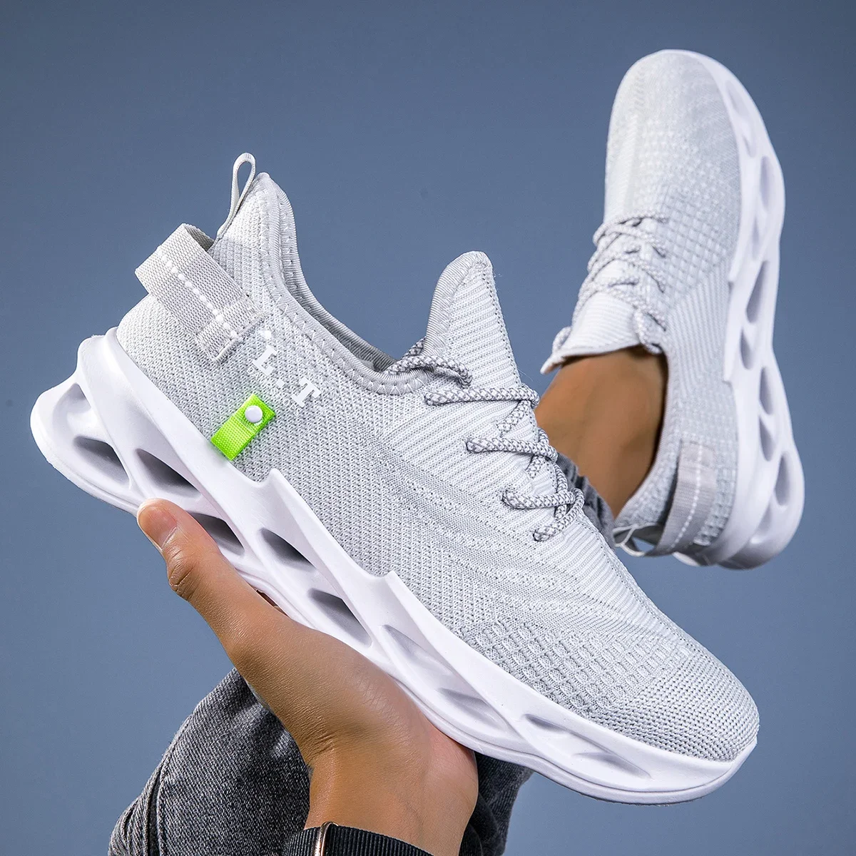 

Luxury Men's Sneakers Summer Lightweight Men'shoe Mesh Breathable Shoes for Men Outdoor Platform Running Shoes Tenis Masculino