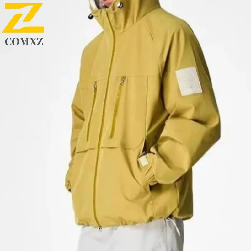 

Ветровка COMXZ, водоотталкивающая легкая уличная куртка для пар, походов, кемпинга, рыбалки, модная спортивная одежда с капюшоном 2025