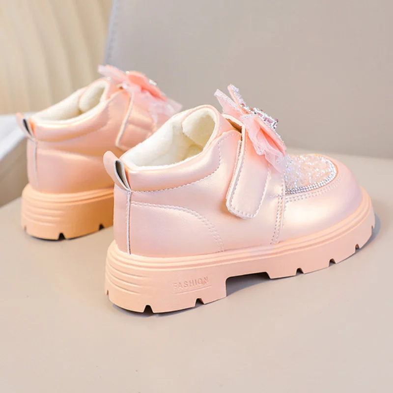 أطفال أحذية كاجوال حذاء من الجلد بولي Leather جلد كريستال الترتر أحذية الشتاء للفتيات الدافئة المضادة للانزلاق حذاء أسود بني حجم 26-36