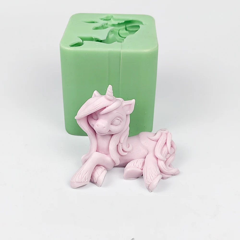 

DW0449 PRZY 3D Unicorn Moulds Animal Wedding Birthday Valentine's Day Horse Soap Molds Silicone Candle Mold Clay Resin