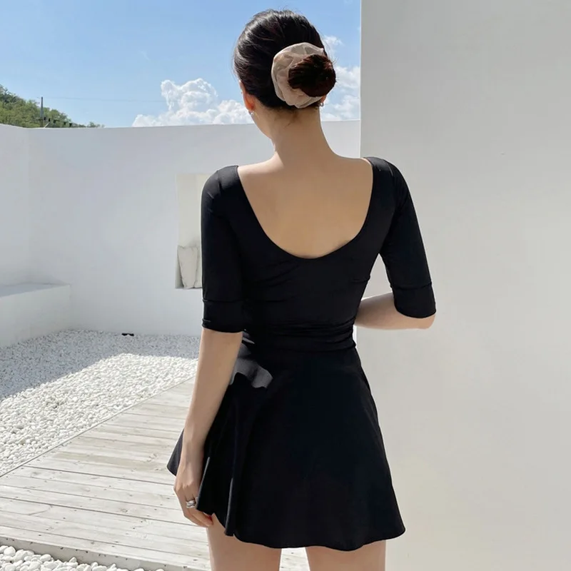 2024 One Piece Swimsuit Korea Style Black Dress Beachwear Cute Short Sleeve Slimfit Monokini Beach Bathing Suit Women Swimwear