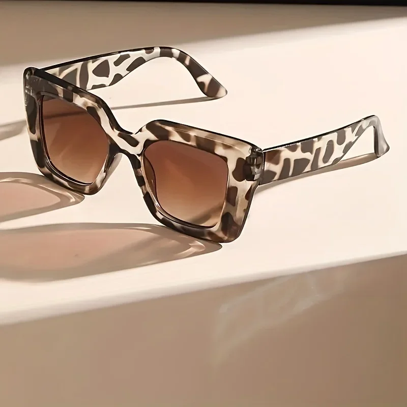 1-teilige Retro-Brille mit übergroßem rechteckigem Rahmen, modische Brille mit Leopardenmuster und Rahmendesign, geeignet für Strand und Reisen – Detail 3