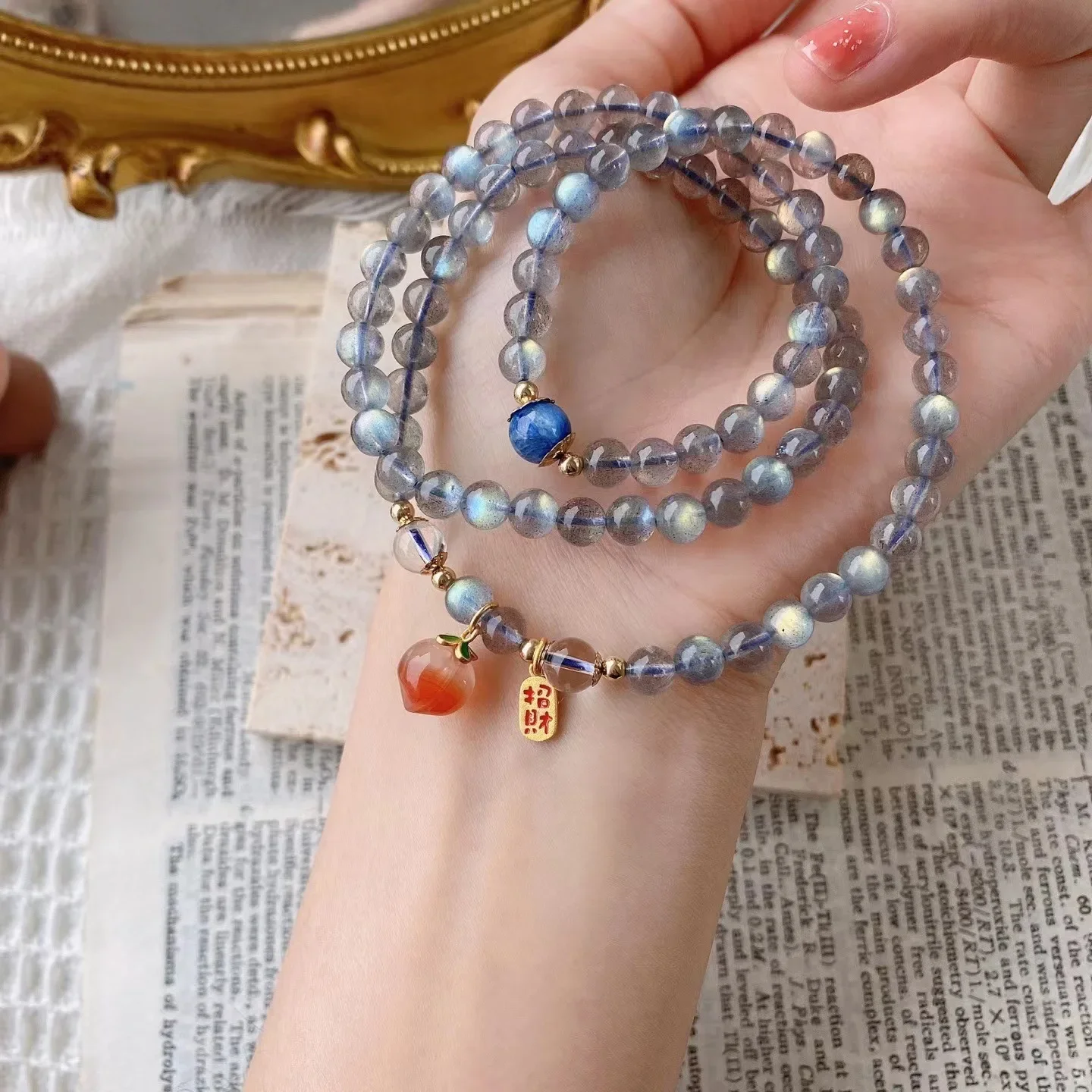 

Natural Crystal Gray Moonstone, Aquamarine Bracelet Women's Fashion Light Luxury Lucky Three-circle Bracelet