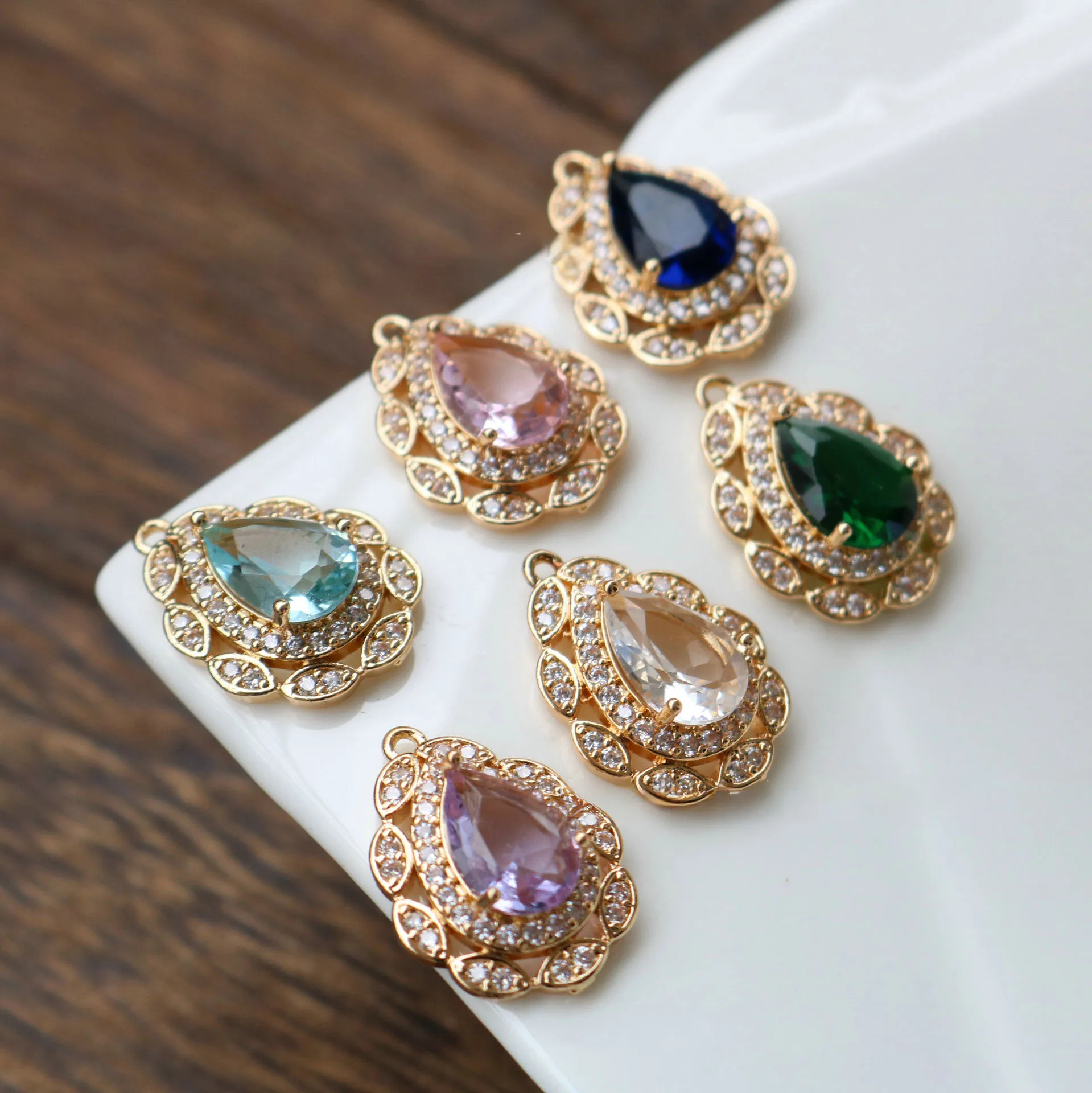 10 Buah/Tas Jimat Tetesan Air Kristal Zirkonia Lapis Emas untuk Membuat Perhiasan Gelang Kalung Anting Liontin Aksesori DIY