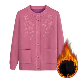 Camisola de veludo bordada avó feminina, casaco quente, suéteres de malha, blusa cardigan para mãe de meia idade, outono e inverno