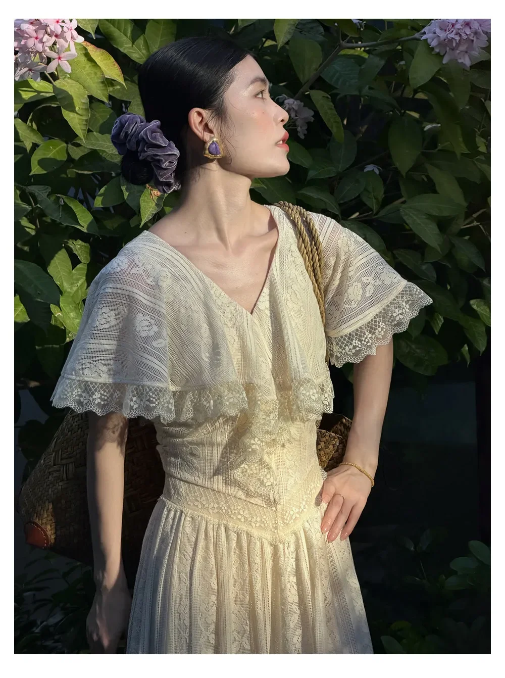 French Style Vintage Lace Dress Women V-Neck Short Sleeve A-Line Dress Waist Cinching Elegant Holiday Lolita Dress