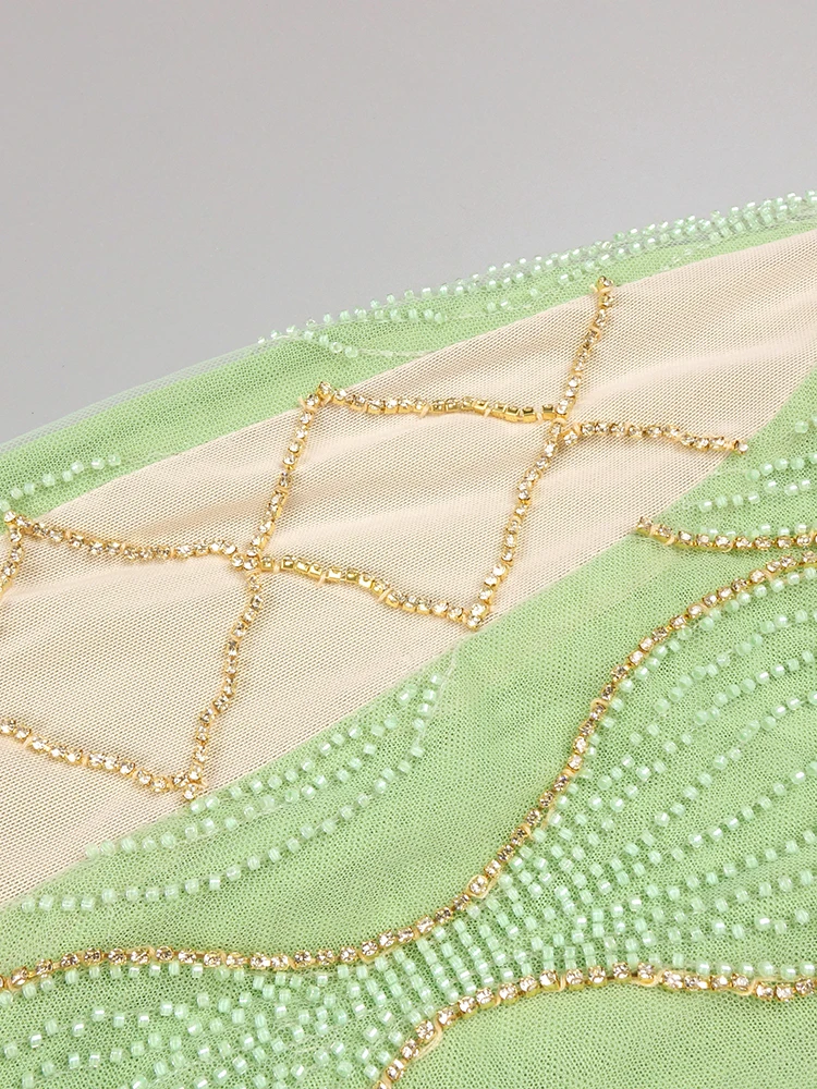 VC グラマラス スパゲッティ ストラップ フェザー グリーン ガウン ドレス タッセルとハイスリット付き ファッション ソワレ用