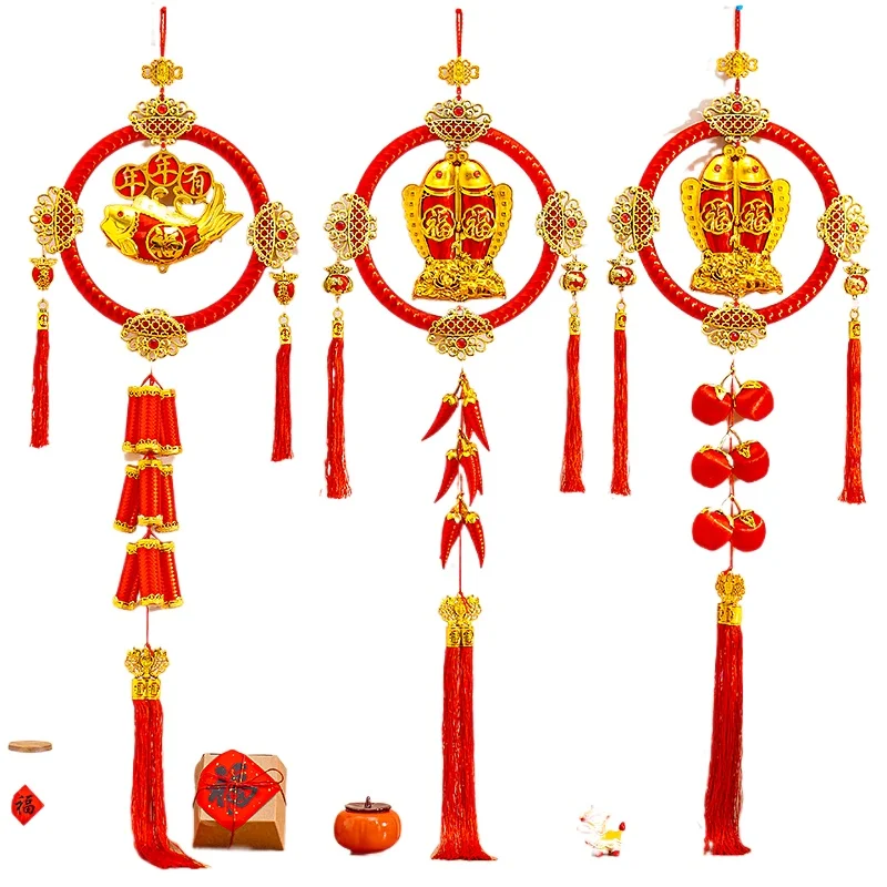 decorazioni-ciondoli-capodanno-portico-sospeso-con-porta-d'ingresso-del-soggiorno-layout-dell'atmosfera-del-carattere-fu