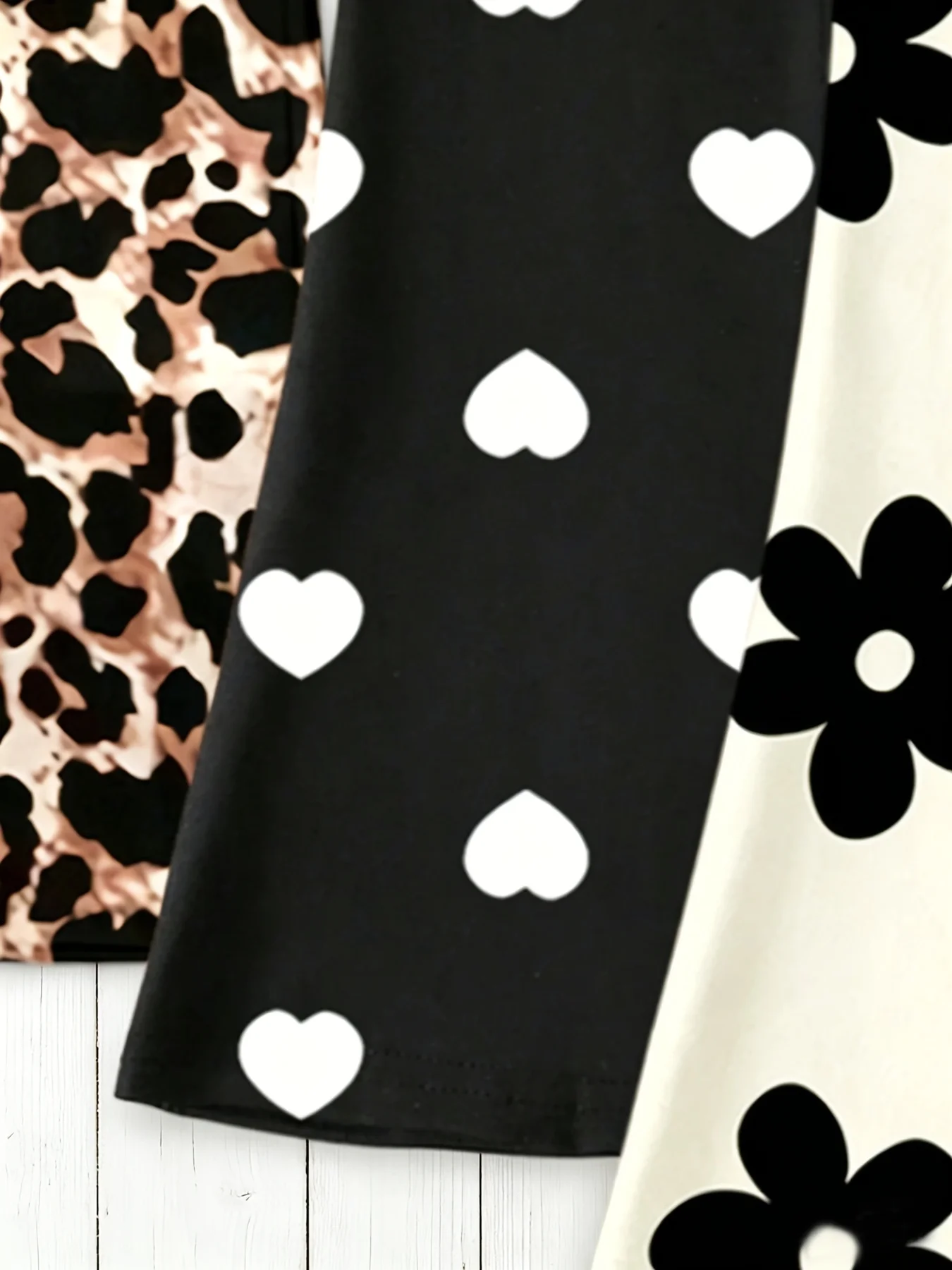 4er-Pack bedruckte Schlaghosen für Mädchen – Leopardenmuster / Herzen / Blumenmuster – Freizeithosen mit hoher Taille und elastischem Bund – Detail 4