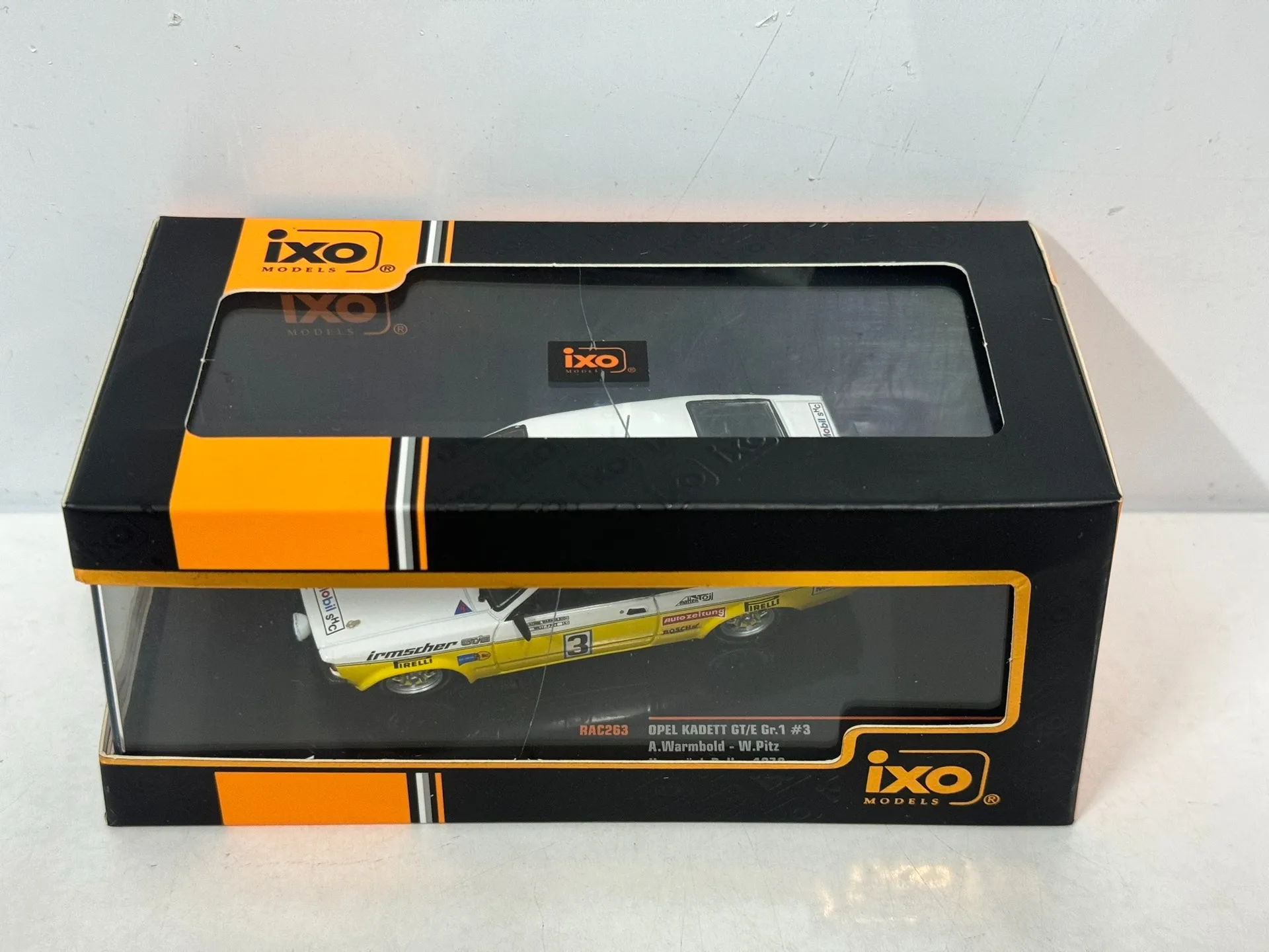 

Коробка потрескавшаяся литая под давлением IXO масштаб 1/43, Opel Kadett GT/E Gr.1 # 3, модель автомобиля из сплава, Коллекционная игрушка, подарок, сувенир, витрина, орнамент