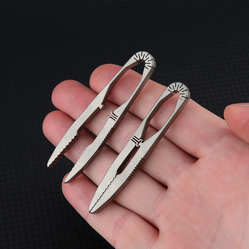 Titanium Alloy Mini Tweezers Clip, Pointed Eyebrow Clip, Portable Keychain, Outdoor EDC Small Tool