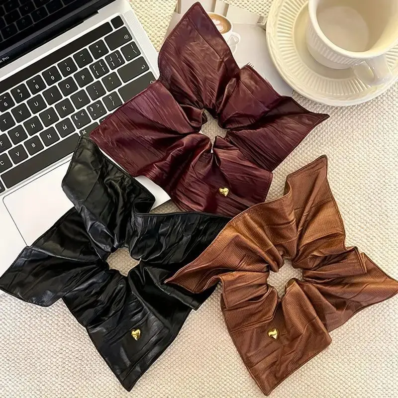 

1pc New leather heart-shaped square scarf with large intestine circle and square low ponytail hair tie for tying hair