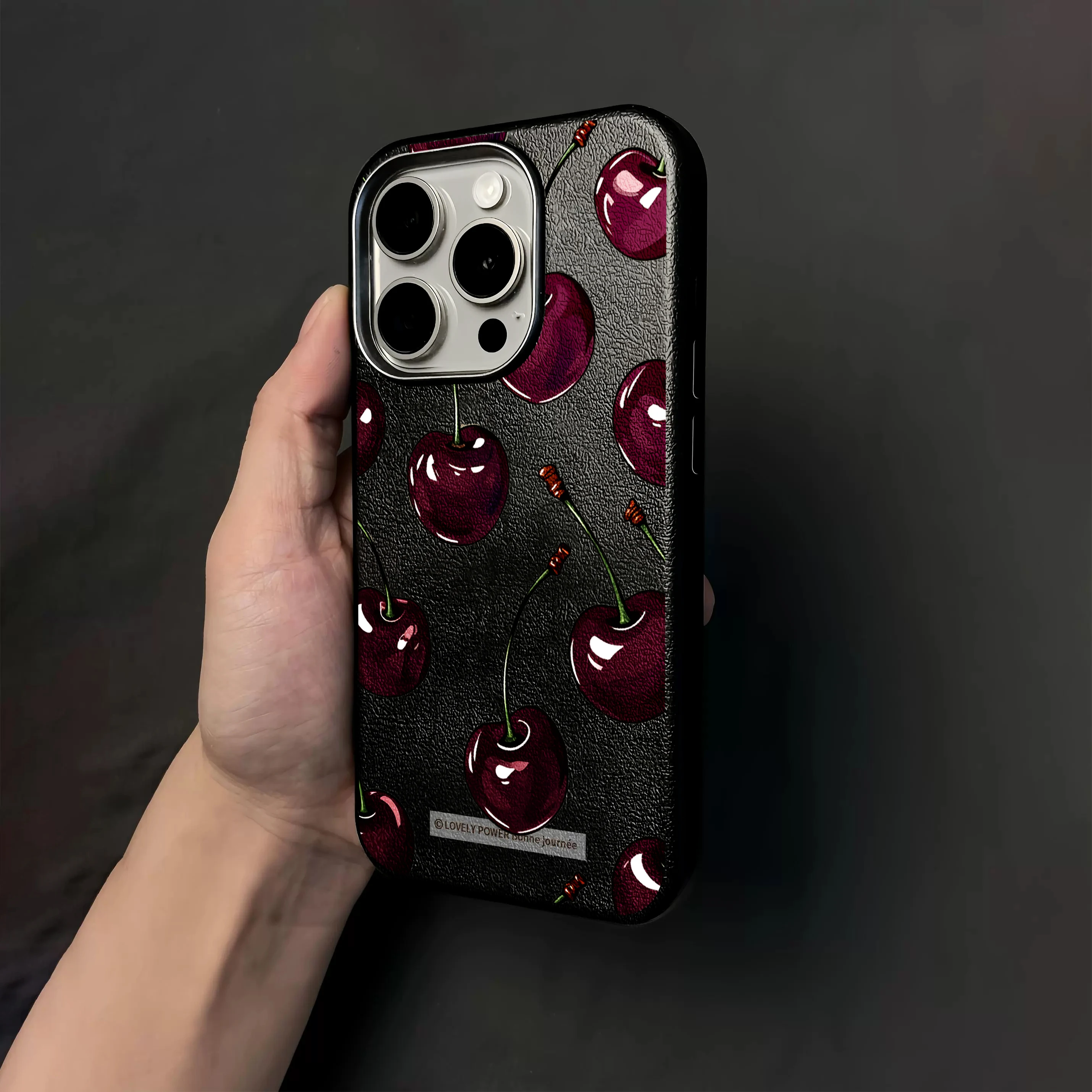 Luxuriöse Niedliche Kirschmädchen-Hülle für iPhone 16 15 Pro Max Hüllen iPhone 17 11 12 13 ProMax 14 15 16 Plus 7 8 XS XR Stoßfeste Coque – Detail 8