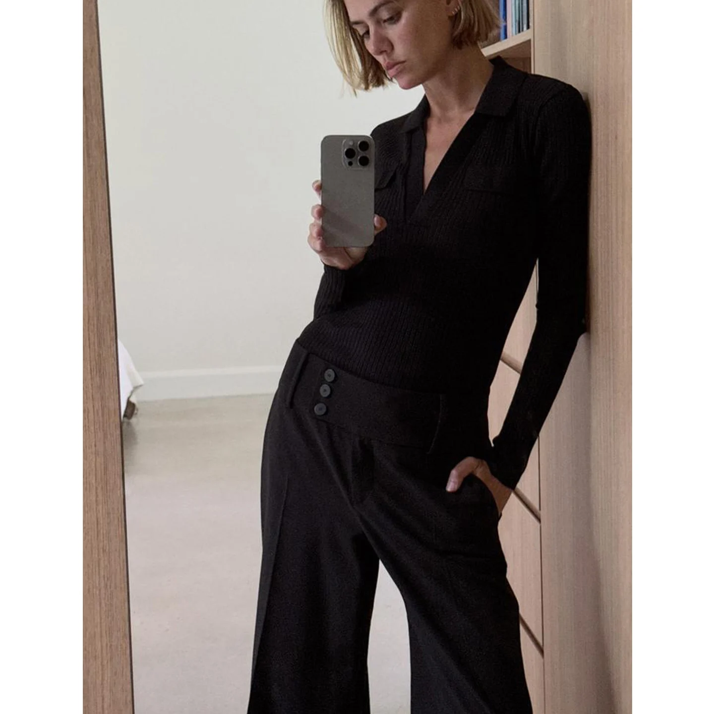 

Summer New Arrival Women's mat Sle irt Long Sve T-irt with Decorative ket Ribbed Collar Slim Fit Poly...