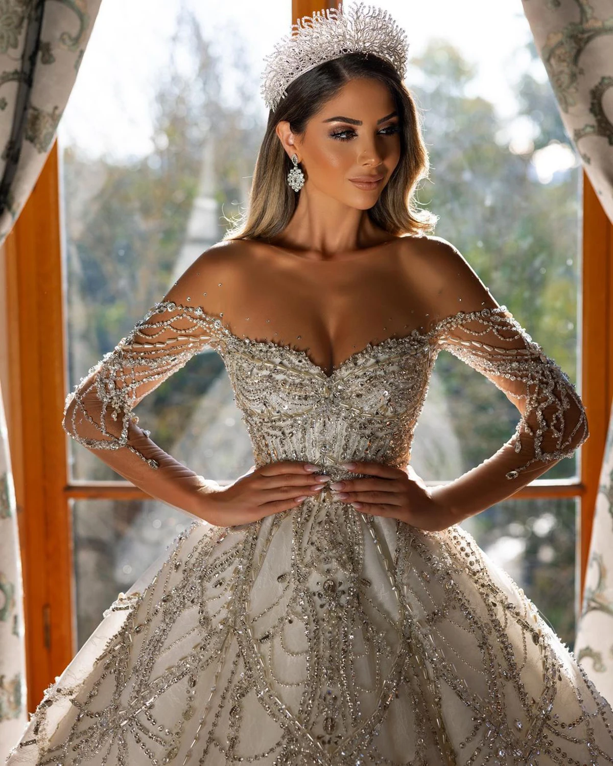 Illusion Women Wedding Dress A-Line O-Neck Appliques Sequins Crystal Pearls Bridal Gown Slim Fit Skirt Court Trian Dress