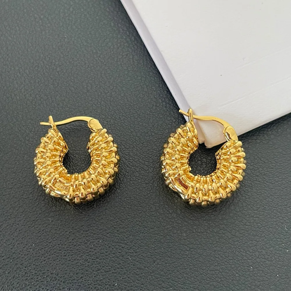 Yuri Ailey Textured Hoop Earrings for Women Gold Chunky Grain Woven Design Round Hoops Retro Statement Earrings Jewelry