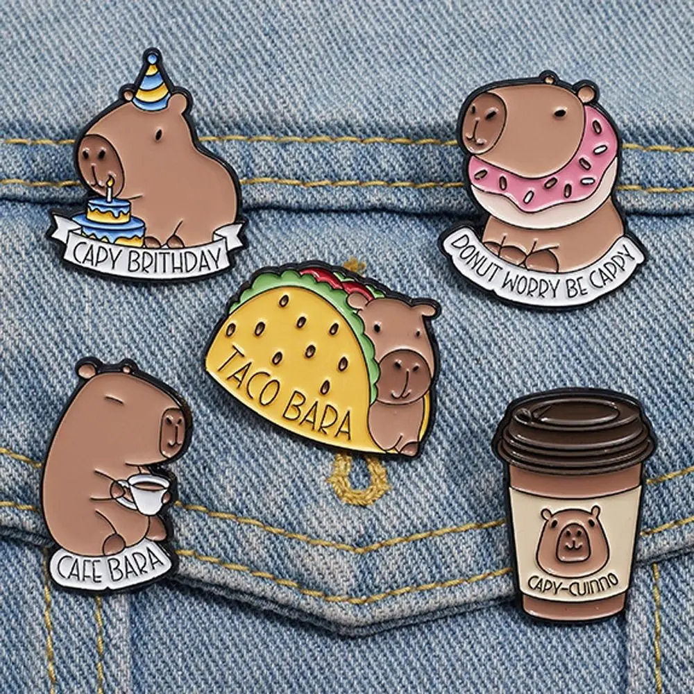 Regalo para chico, broche de capibara de café, broche de Pin de dibujos animados de Metal Taco, insignia de aleación de capibara de viñetas de animales, accesorios para mochila