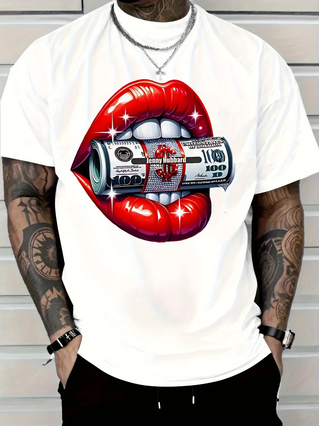 T-shirt décontracté en pur coton pour hommes, avec un design audacieux avec des lèvres rouges mordant une facture laminée de 100 $, respirant et confortable, 2025