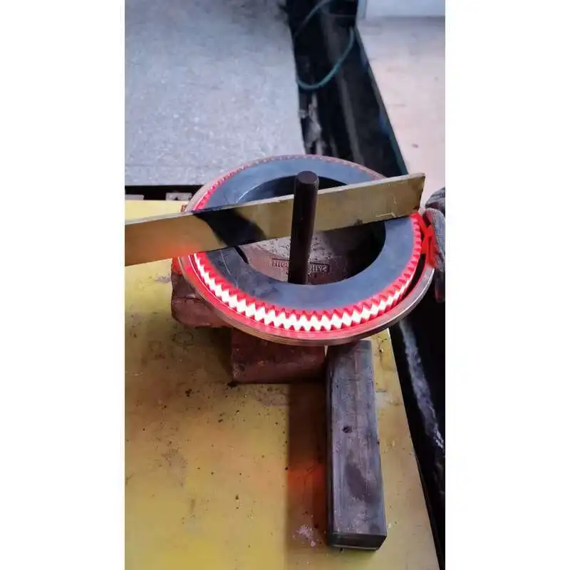 30kw 60kw 90kw Riscaldatore elettromagnetico ad alta frequenza Riscaldamento a induzione Hine