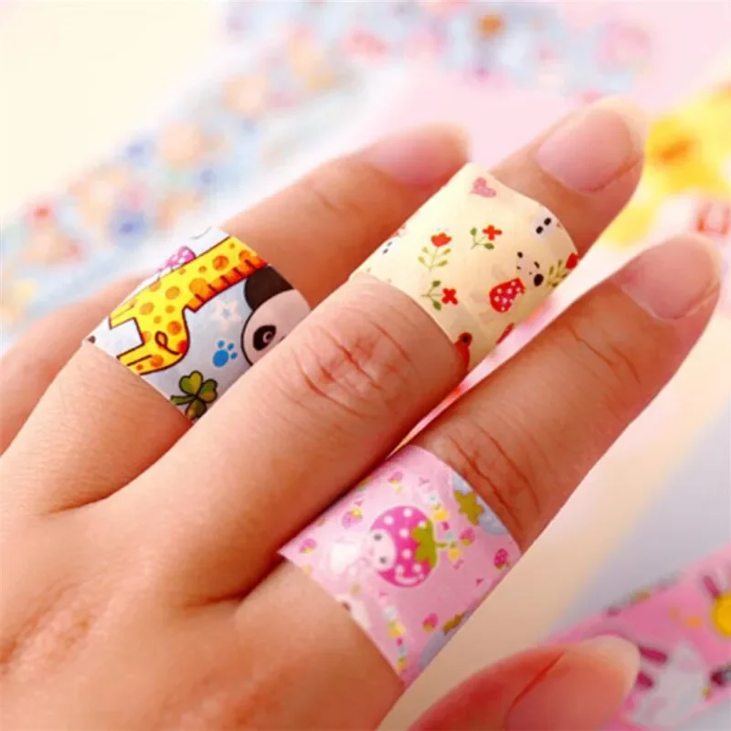 100 Stks/partij Leuke Cartoon Patroon Waterdichte Pleisters Gips Gebogen Band Aid Patch Wond Strips Dressing Voor Kinderen