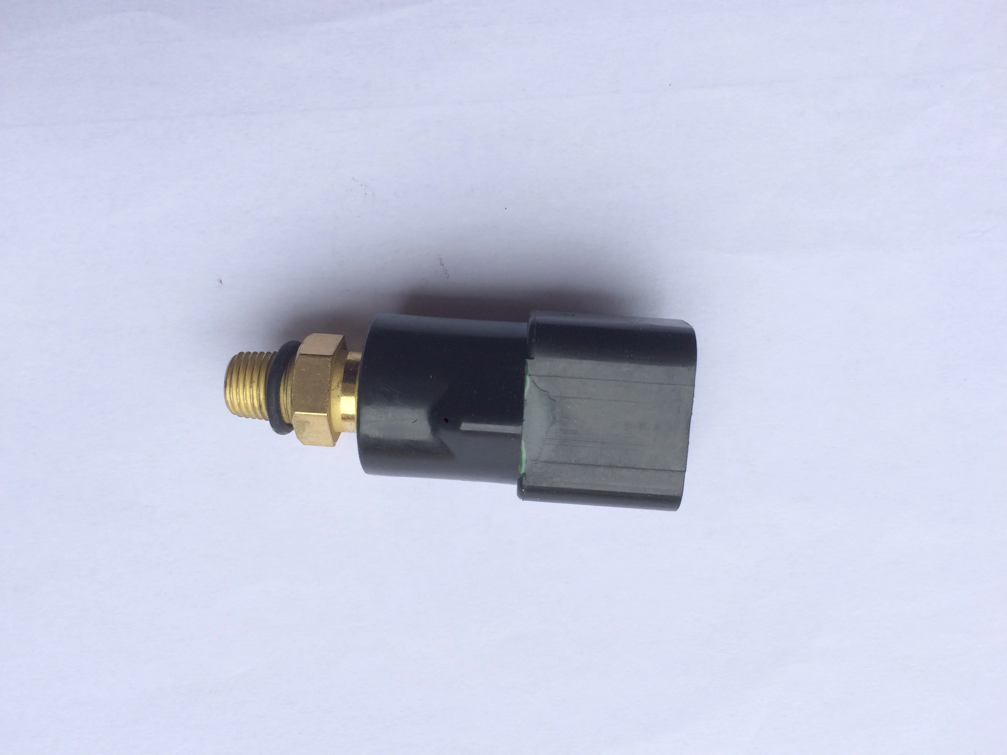 コマツ掘削機 Pc200-6 Pc200-7用圧力センサースイッチ 20Y-06-21710