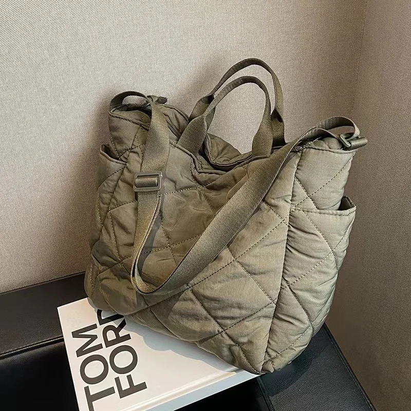 Bolsos de mano de gran capacidad para mujer, bolso lateral de hombro, bolsos de compras de algodón espacial a la moda, bonitos bolsos de mano para mujer para invierno